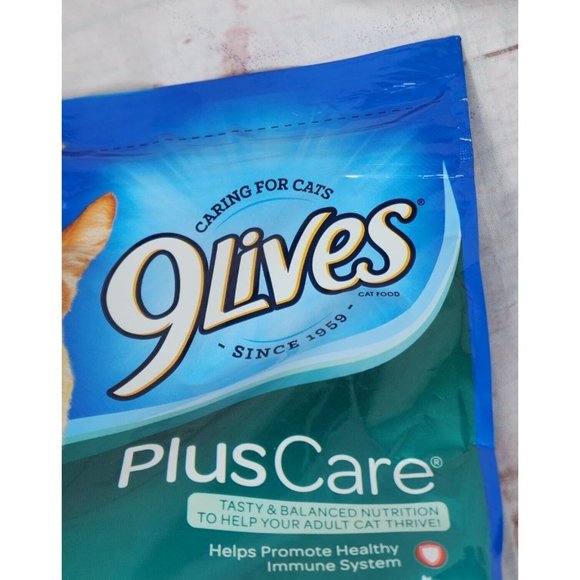 9 Lives Plus Care Tuna & Egg Flavor Complete Balance Adult Cat Food 12 oz Bag - Picture 3 of 11